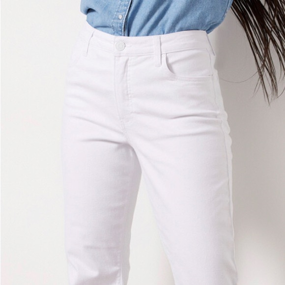 Kut from the Kloth Denim - KUT from the Kluth high rise Stella flare white denim *NEW*